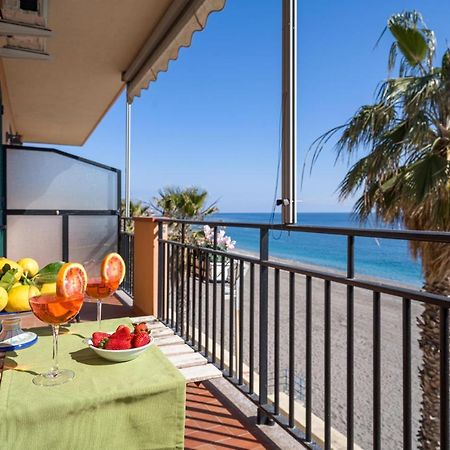 Loft Balcone Sul Mare Lejlighed Letojanni Eksteriør billede