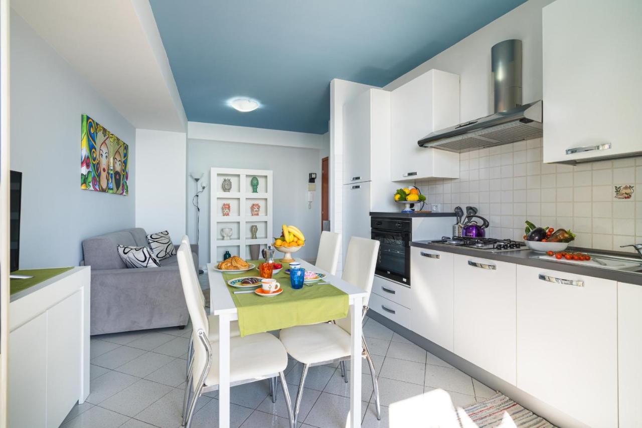 Loft Balcone Sul Mare Lejlighed Letojanni Eksteriør billede